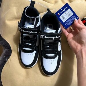 Brand nee size 2 kids boys shoes